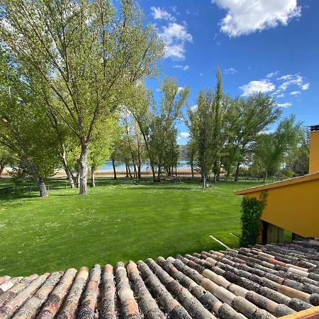 En El Pantano De Bolarque Primera Linea Del Holiday home Aunon
